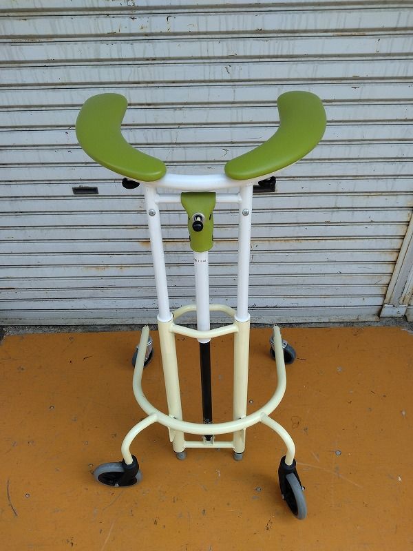 送料無料 一部地域を除く 日進医療器 室内用歩行器 トレウォークスリム KM-25-0722-10