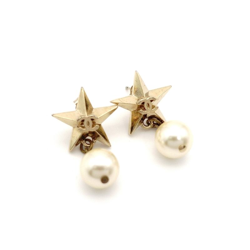 【新品未使用】CCロゴ ピアス パール ゴールド　CHANEL シャネル CHANEL ピアス ココマーク CCマーク ゴールド