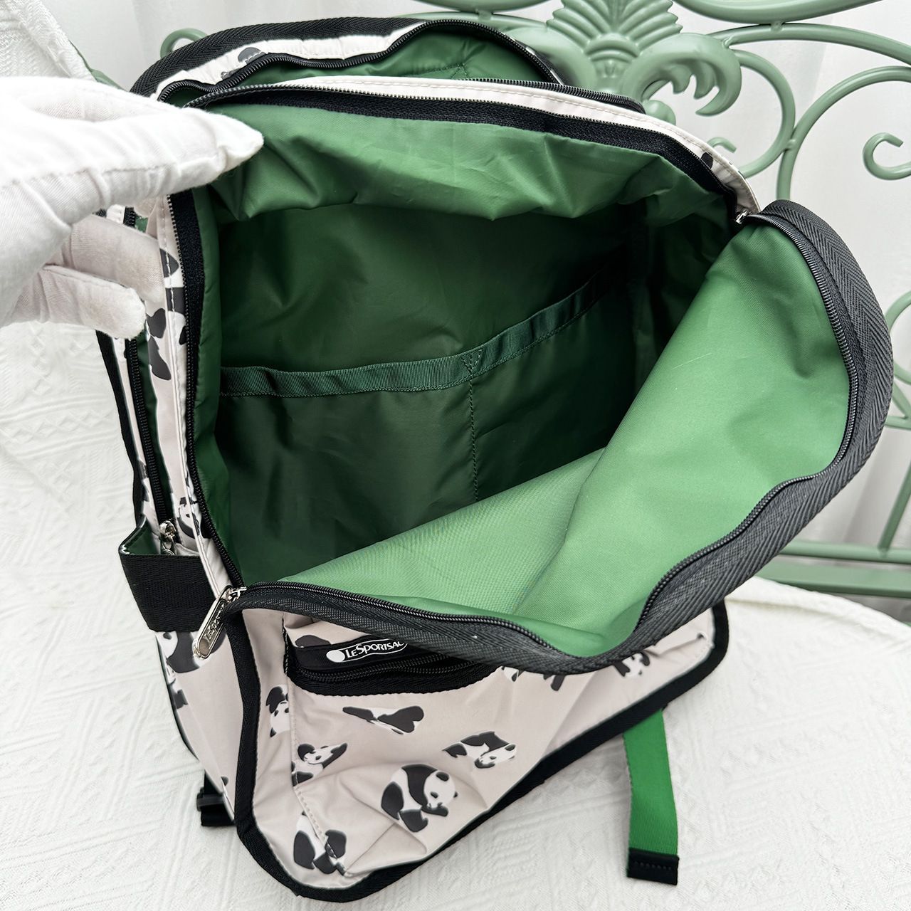 LeSportsac リュックサック　パンダ柄 LeSportsac レスポートサックリュックサック リュックバッグ