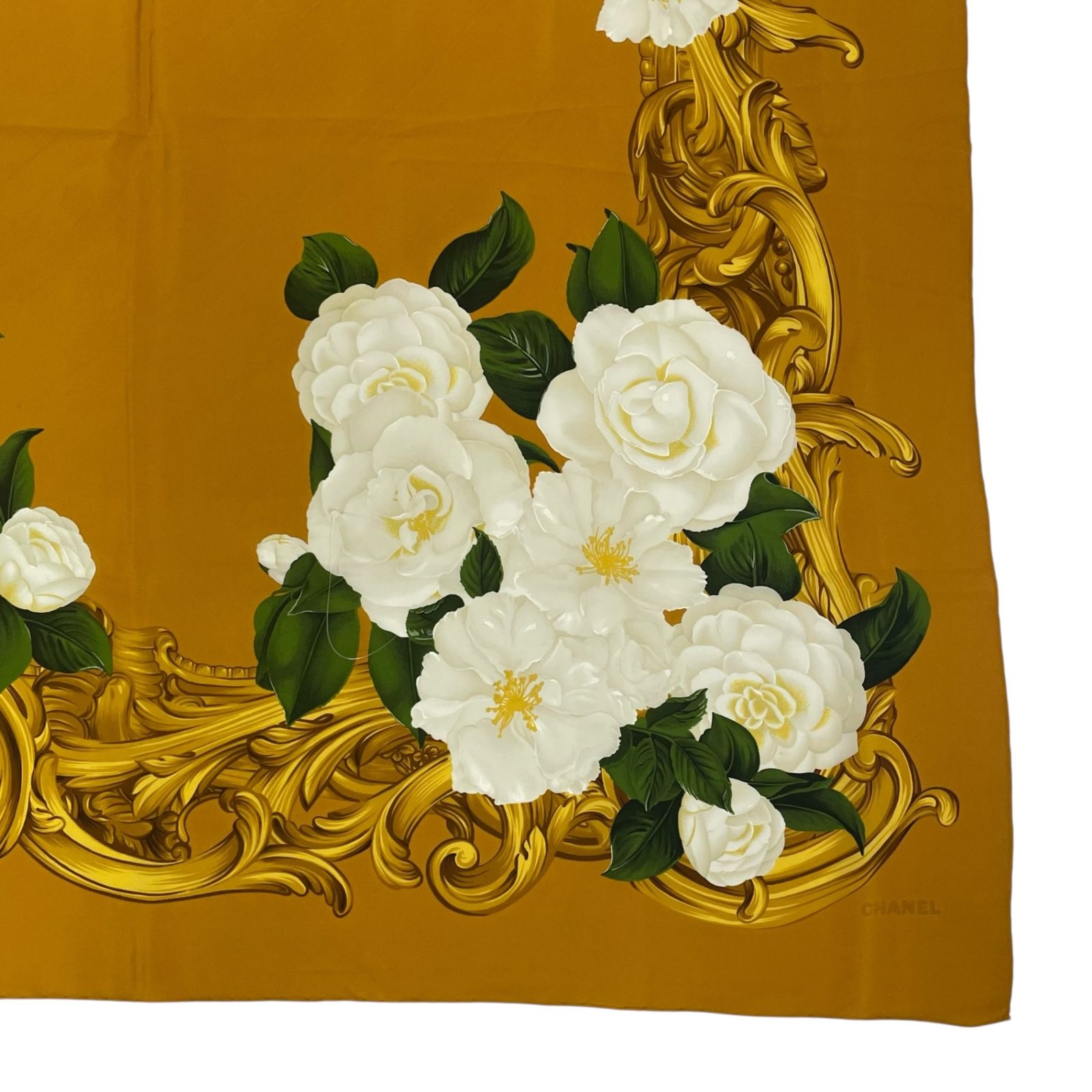 CHANEL シャネル　シルクスカーフ ロゴ 花柄　大判　ナンバー CHANEL シャネル 宝石柄 ジュエリー フラワー ロゴ シルク
