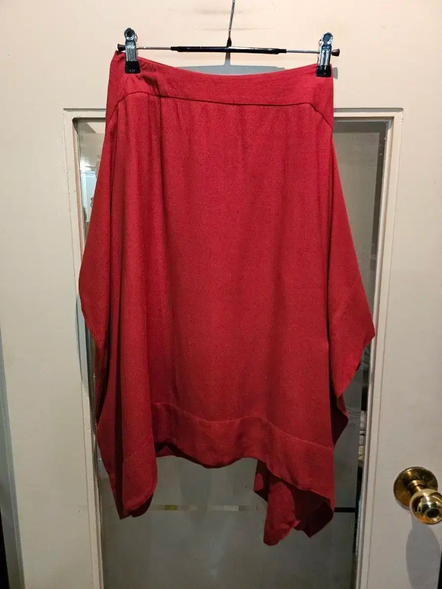 Vivienne Westwood(ヴィヴィアン・ウエストウッド) レッド