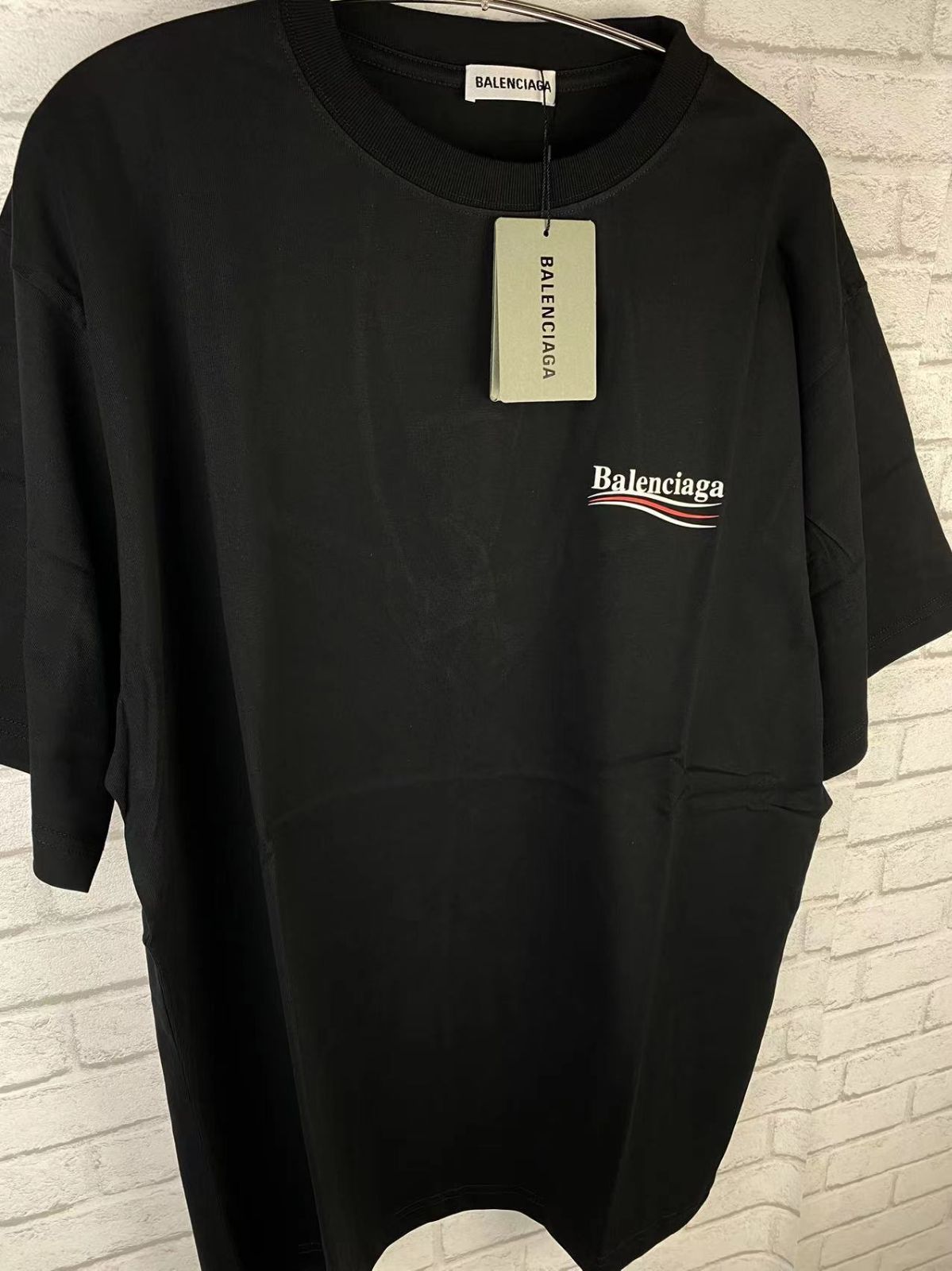 BALENCIAGAバレンシアガ　Tシャツ バレンシアガ tシャツM 胸ロゴ620941 TIV52 - メルカリ