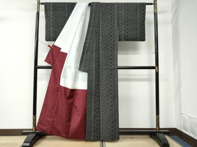 平和屋着物○結城紬 100亀甲 吉祥麻の葉間道 黒地 正絹 逸品