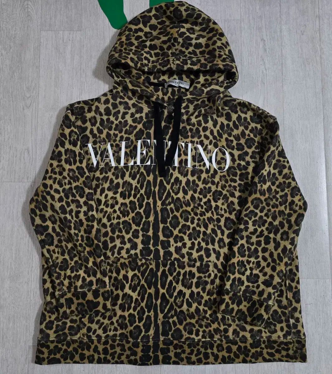 正規品 Valentino ヴァレンティノ レオパード フード付きTシャツ M 品 レディース トレーナー ジップアップ