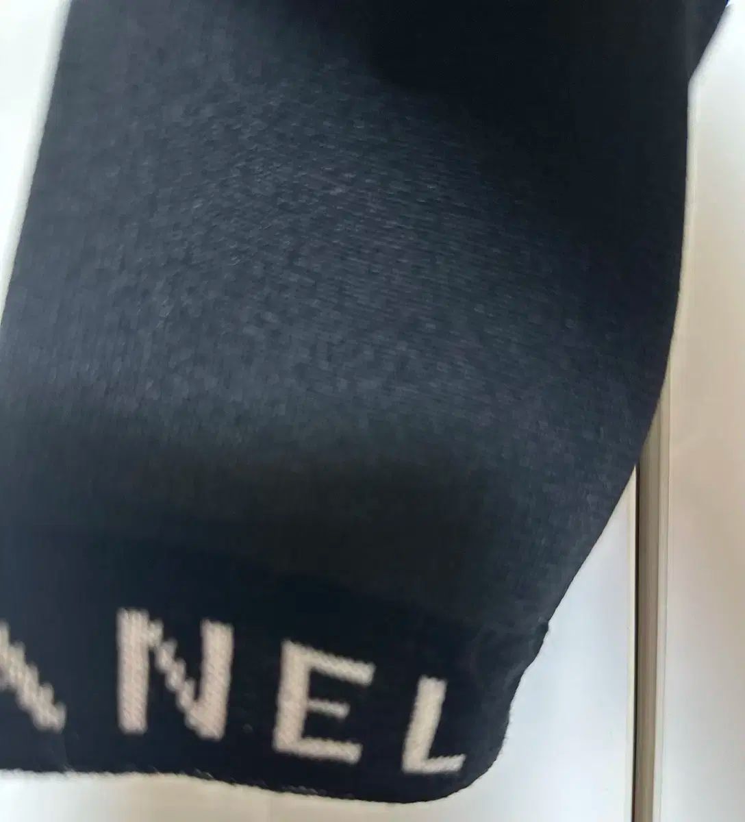 CHANEL クロップド長袖Tシャツ 40 ブラック s-l1200.jpg