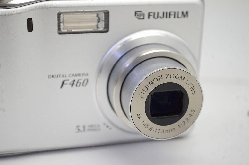 FUJIFILM フジフィルム Finepix F460 コンパクトデジタルカメラ