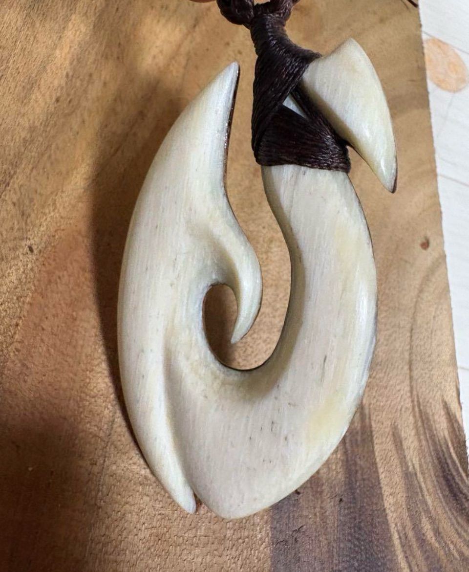 ボーンカービングネックレ hksw5