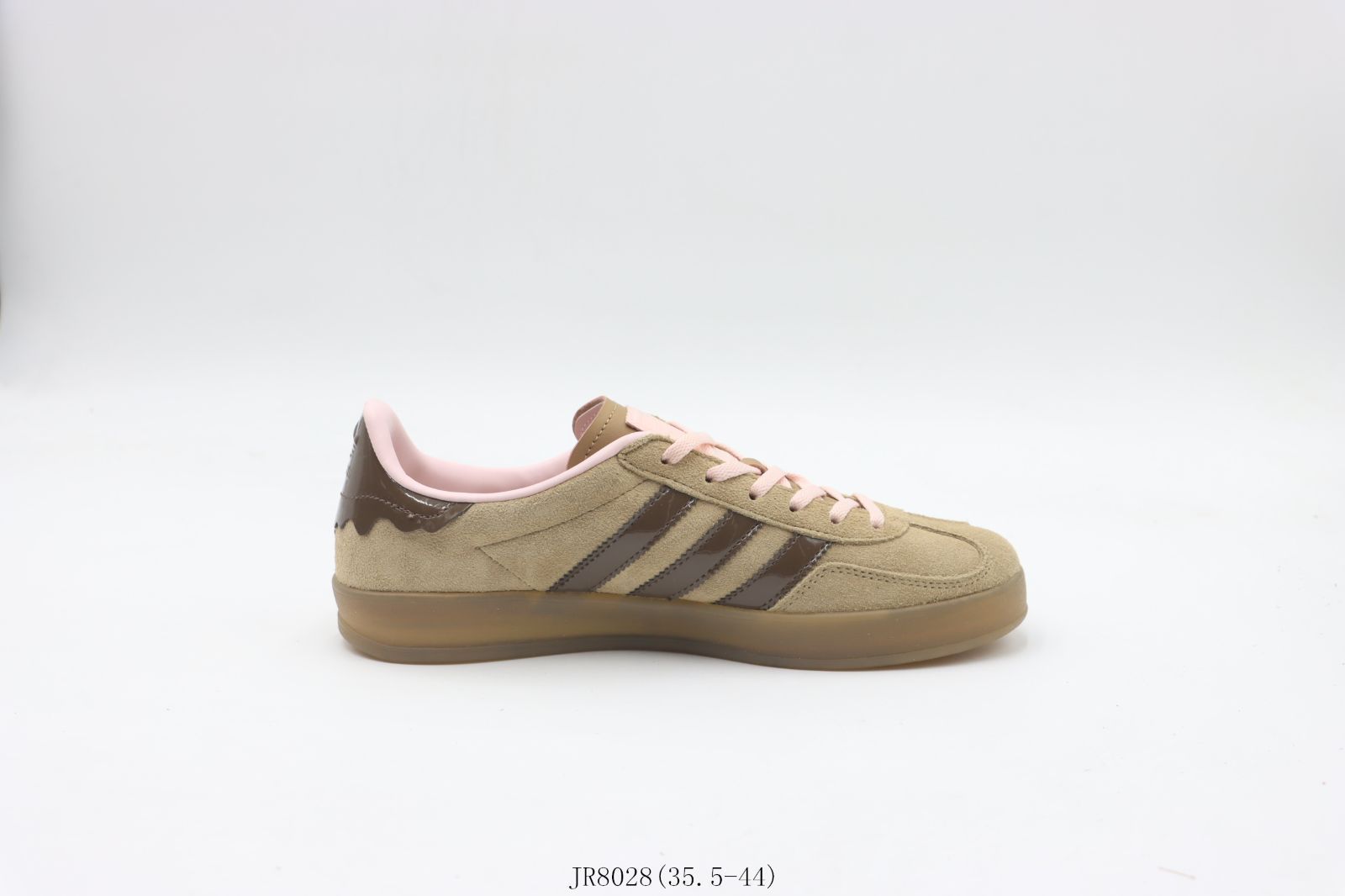 今日 アディダスのスケートシューズ ブラウン JR8028