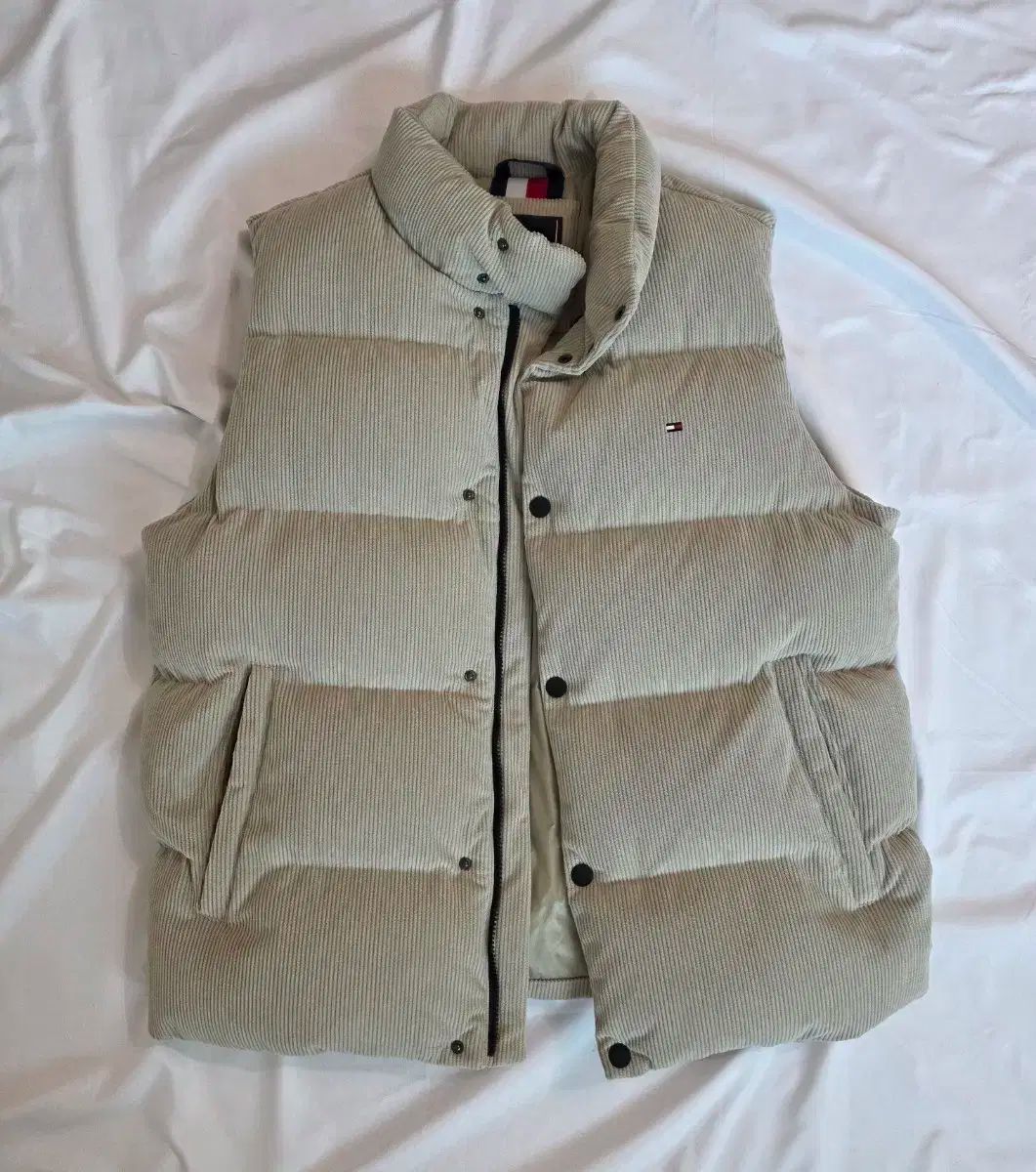 Tommy Hilfiger トミーヒルフィガー ダウンジャケット ベスト L