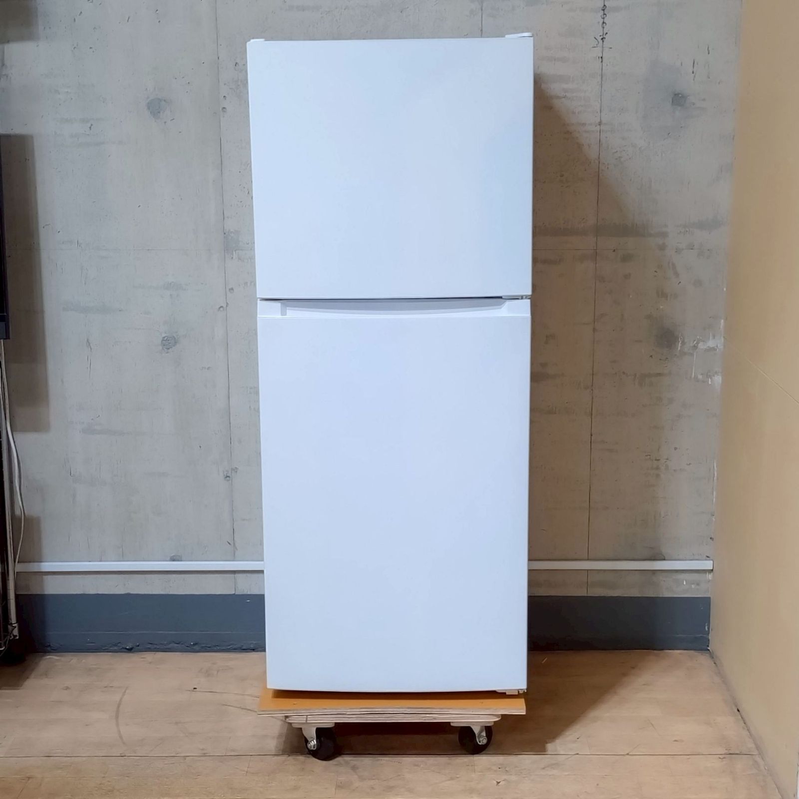 大幅値下げ！ハイアール 冷蔵庫 2022年製 181L OBBR-181A 楽天市場】Haier製/2022年式/181L/冷凍冷蔵庫/OBBR-181A : 激安