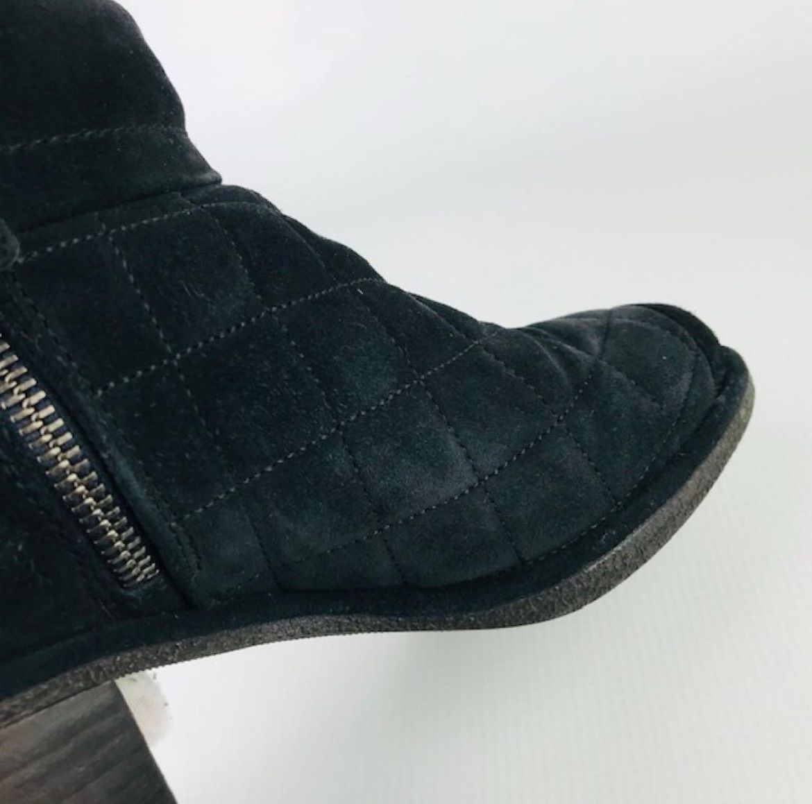 魅力的な CHANEL シャネル レディース スエードレザー マトラッセデザイン メタルココマークプル ムートン ショートブーツ 36 イタリア製 レディースブーツ ブーツ 秋冬物 カジュアル ブラック 靴