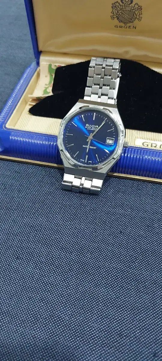 BULOVA