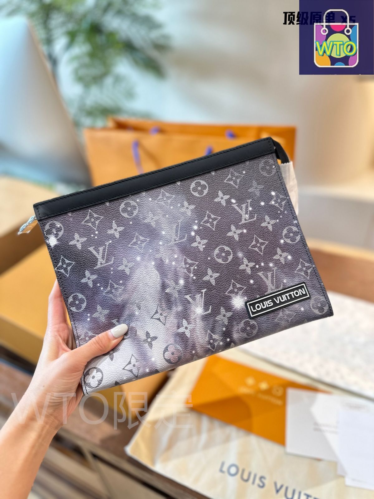 【ルイヴィトン】トイレポーチ LV×TM 今日特価】LV Toiletry Pouch Monogram Wash Bag - ルイヴィトン