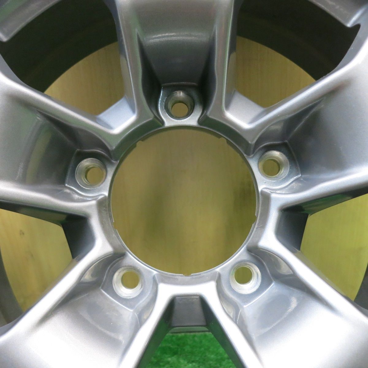 【バリ溝】24年製低走行195/80R15ジムニーシエラダンロップ バリ溝】24年製低走行195/80R15ジムニーシエラダンロップ - メルカリ