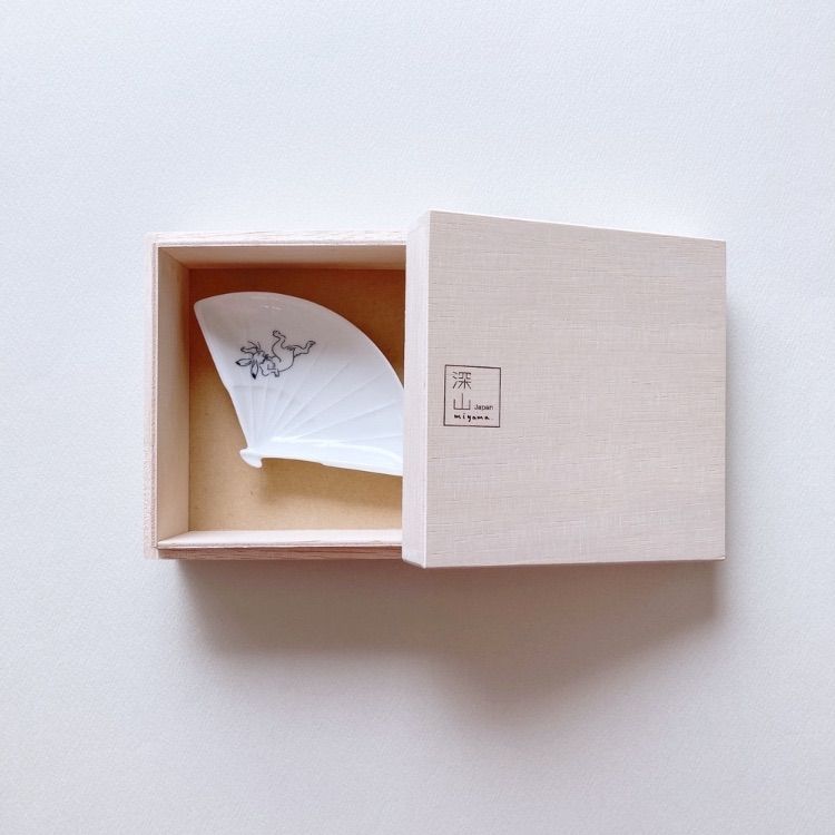 381『染付 狐に乗る兎 皿』鳥獣戯画❓ /骨董 古美術 アンティーク