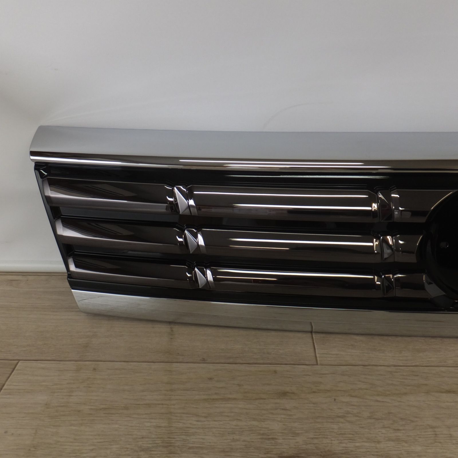 ダイハツ DAIHATSU 純正 タント LA600S フロントグリル 53105-B2390 B2410