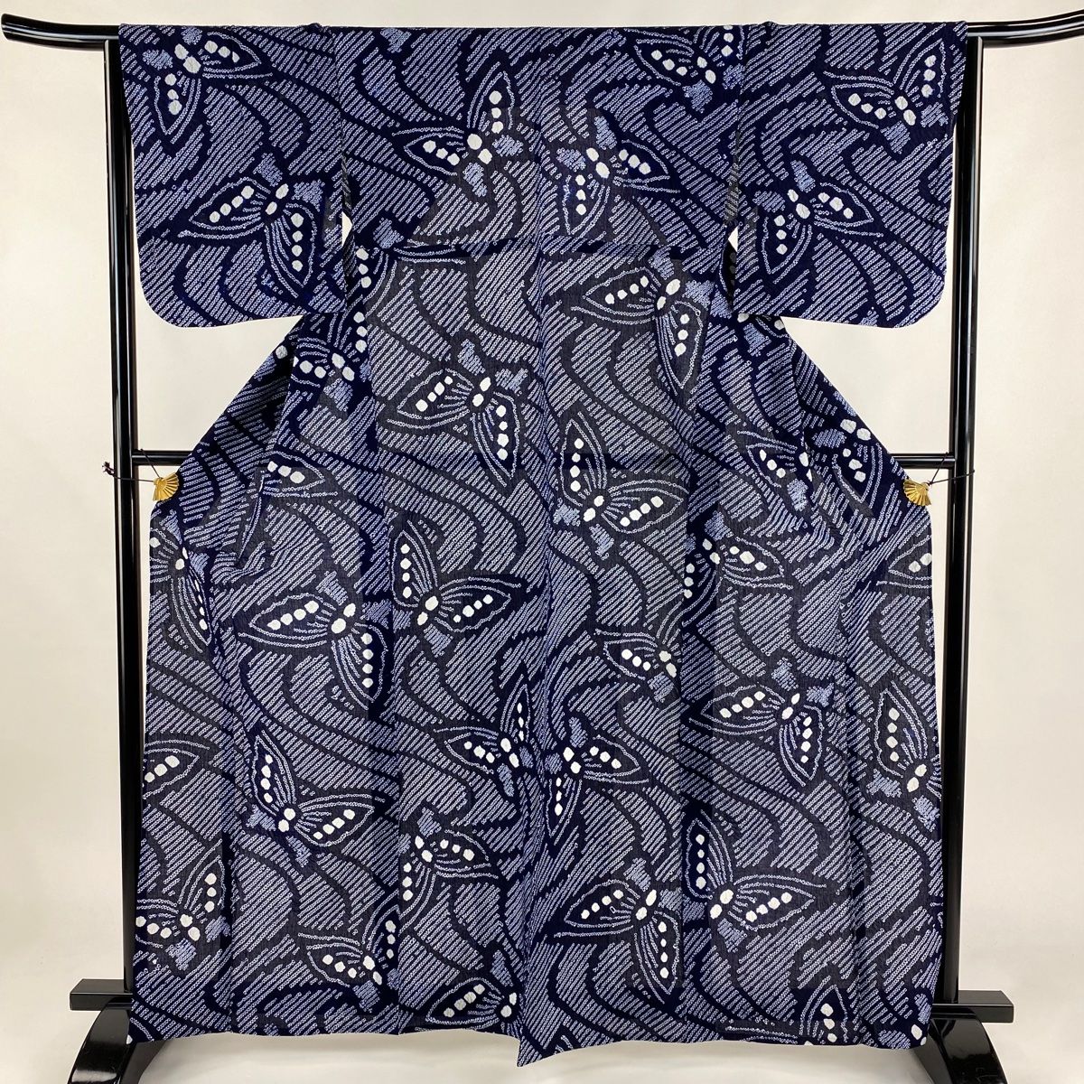 浴衣 身丈163cm 裄丈65cm M 絞り浴衣 蝶 流水 紺色 綿 名品