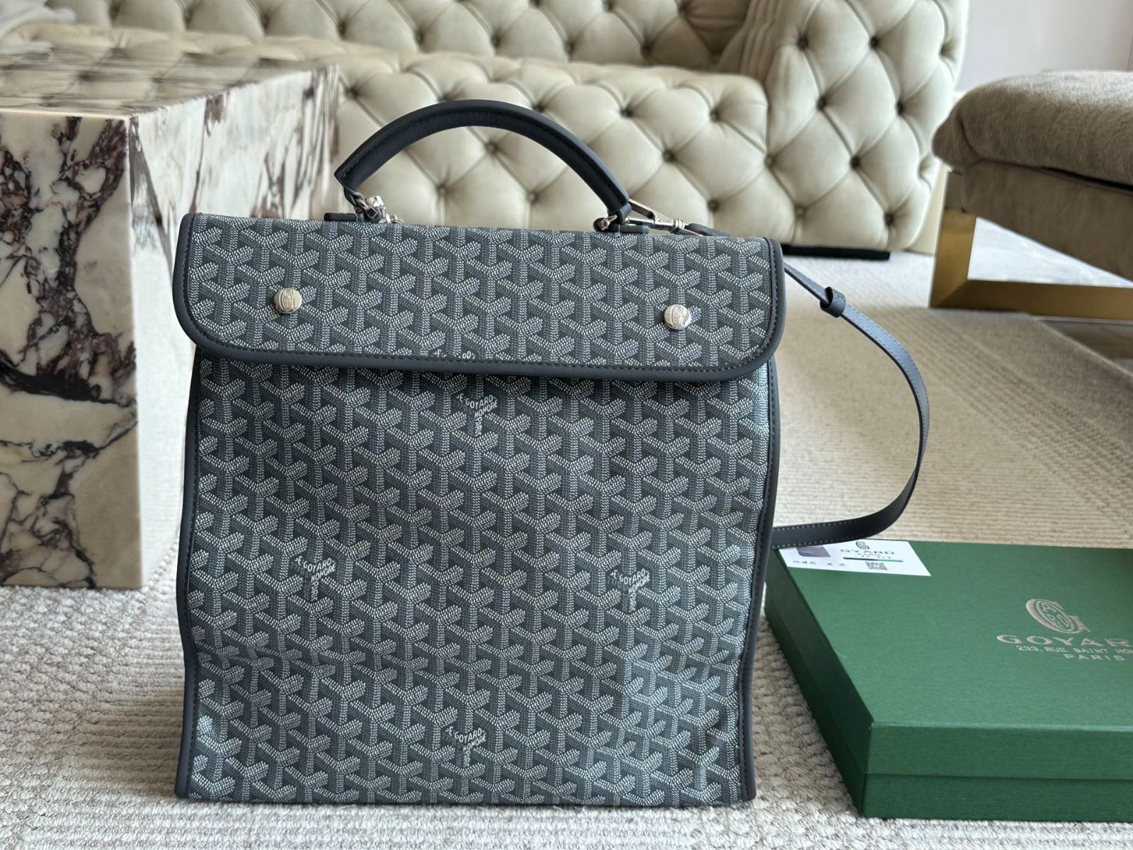 在庫わずか★送料込♪【GOYARD】Saint Leger バックパック 2色 Goyard Black Chevron Print Coated Canvas Saint Leger