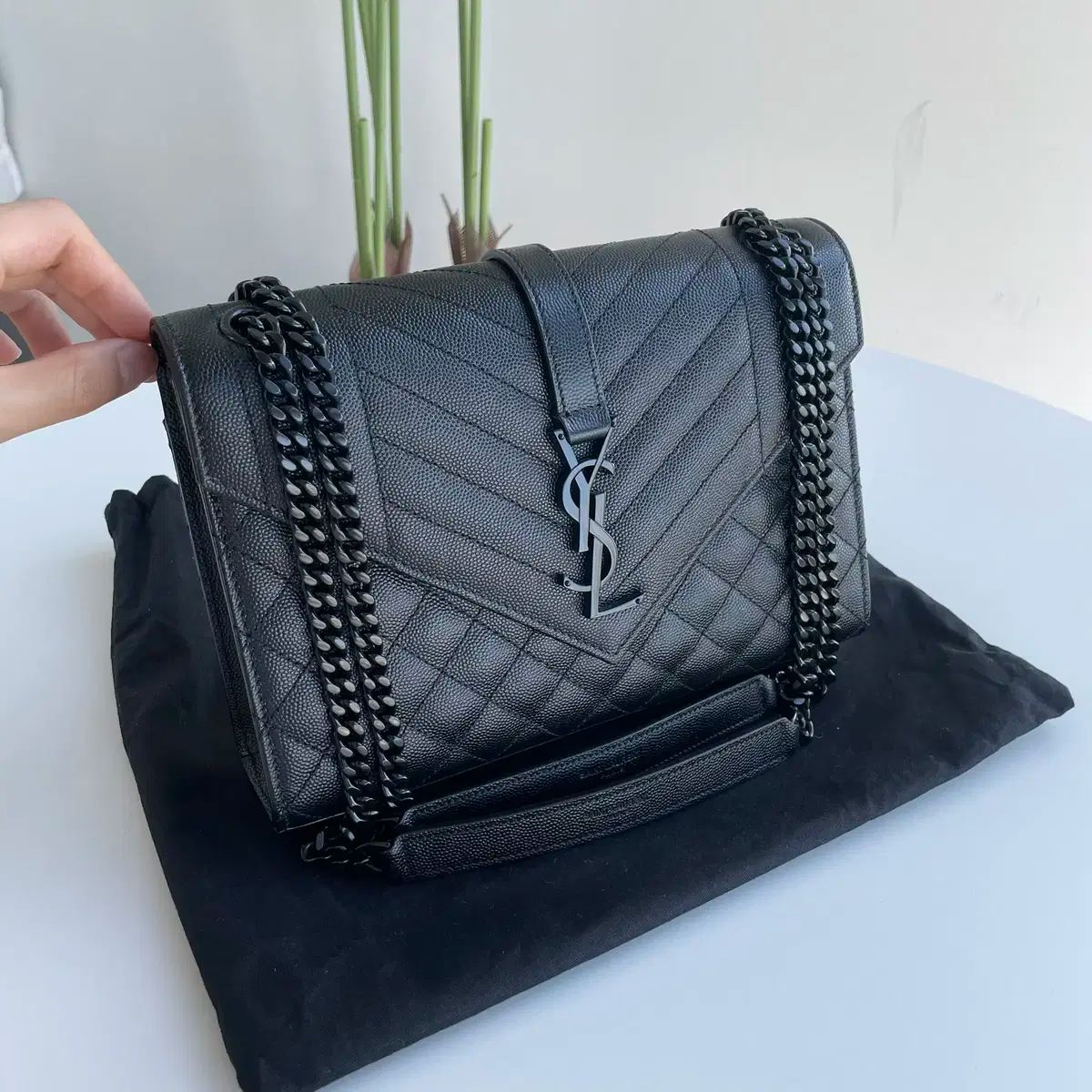 Saint Laurent サンローラン エンベロープ ミディアム チェーン ショルダーバッグ