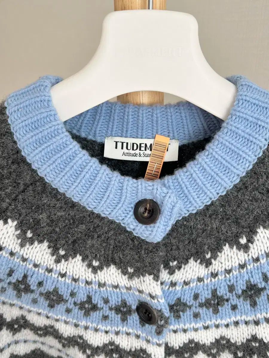 テューダメント フェアアイル ウール カーディガン