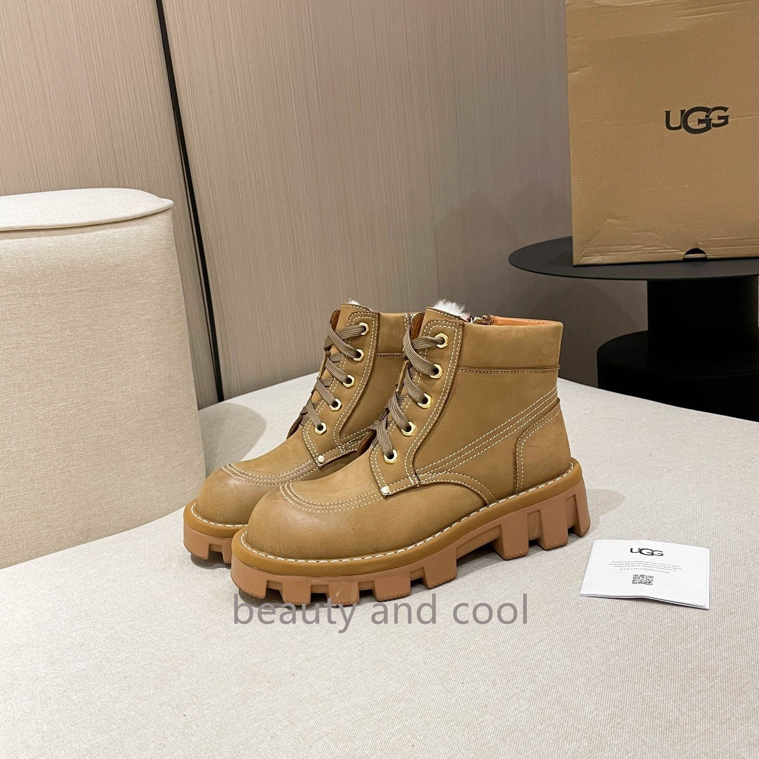 希少品 UGG 秋冬の新作スノーブーツ