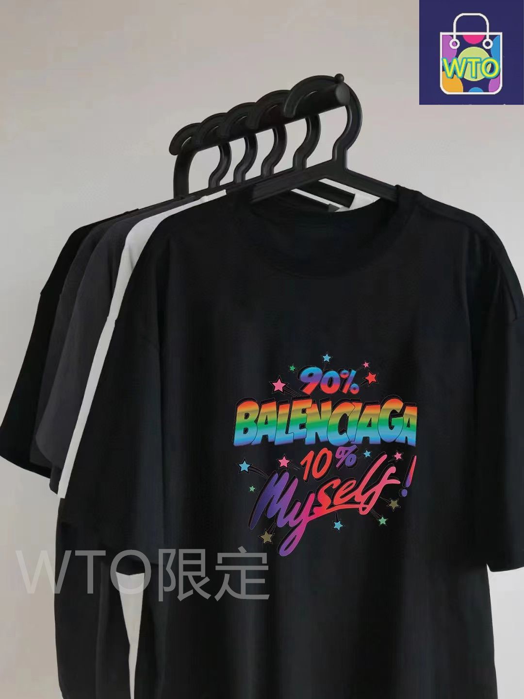 この半袖はバレンシアガのコラボレーションモデルで