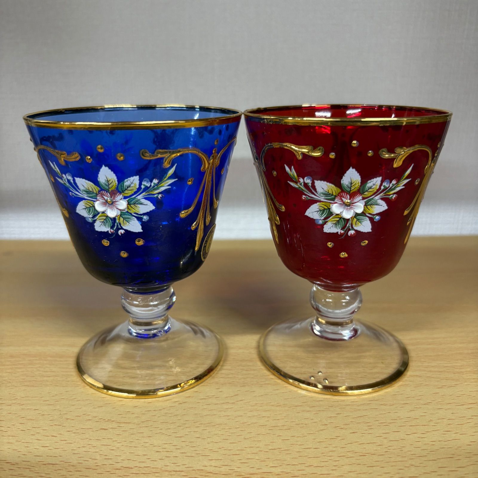 ✨ベネチアンガラス 赤＆青 花柄グラス 2個セット✨ - メルカリ