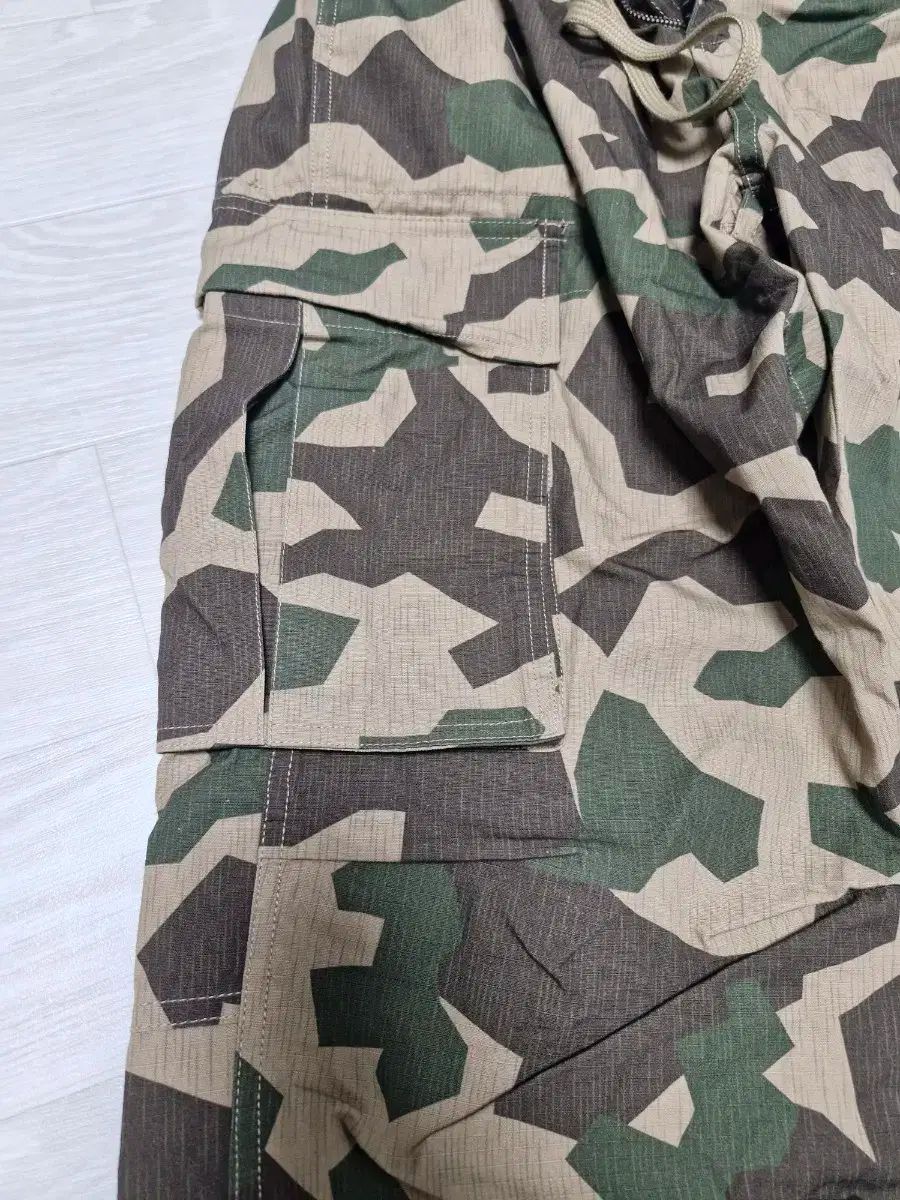 オディORDINARY カモカモフラパンツ