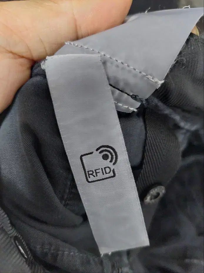 STONE  ブラックカーゴパンツW29 STONE ISLAND ストーンアイランド 23AW Ghost Pieces O-VENTILE