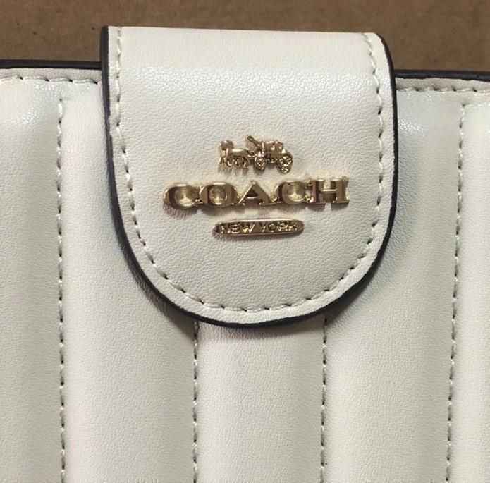 COACH コーチ 新品 ホワイト キルティング 折り財布 レディース 財布