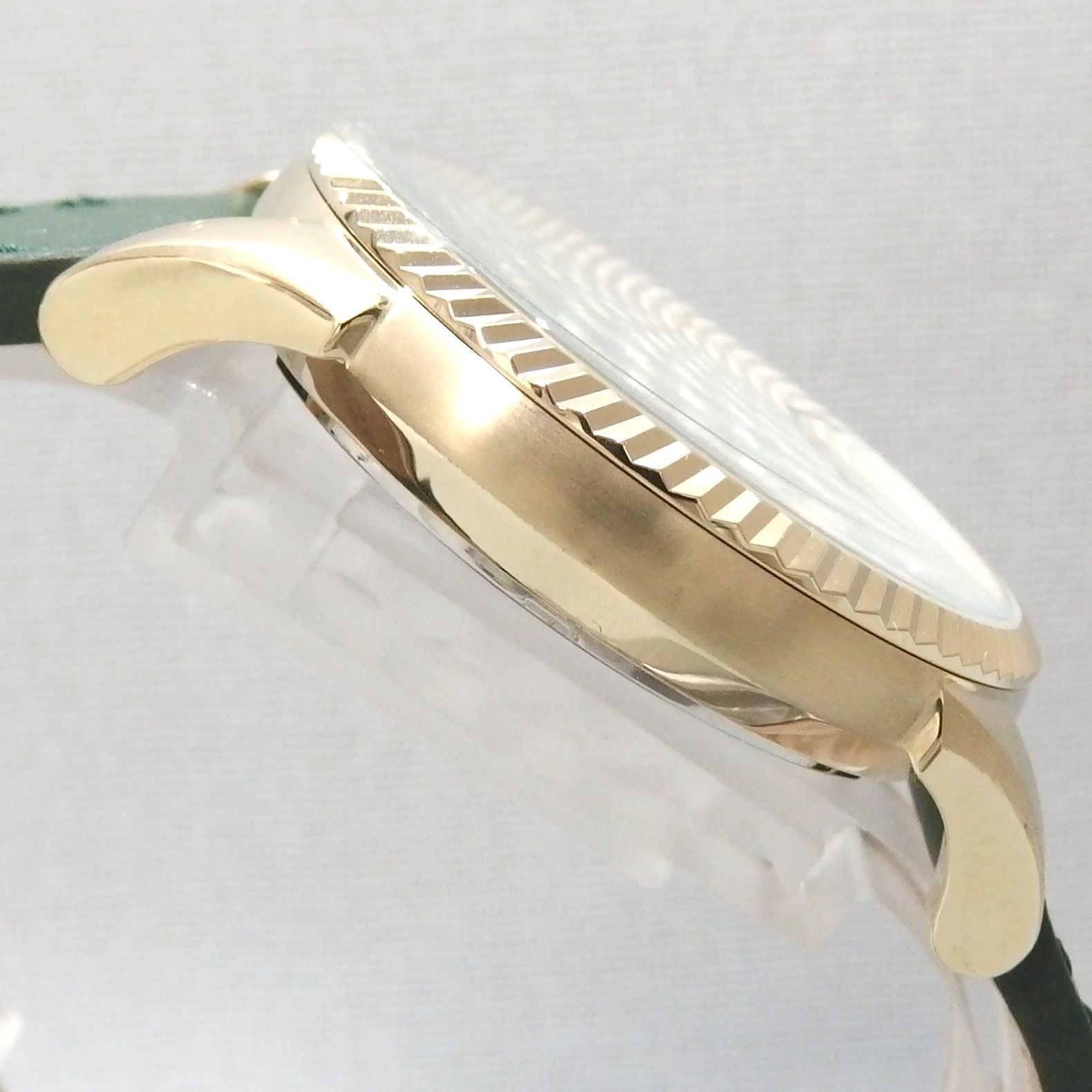 未使用☆Vivienne Westwood VV240GDGR オーブ ゴールド クォーツ
