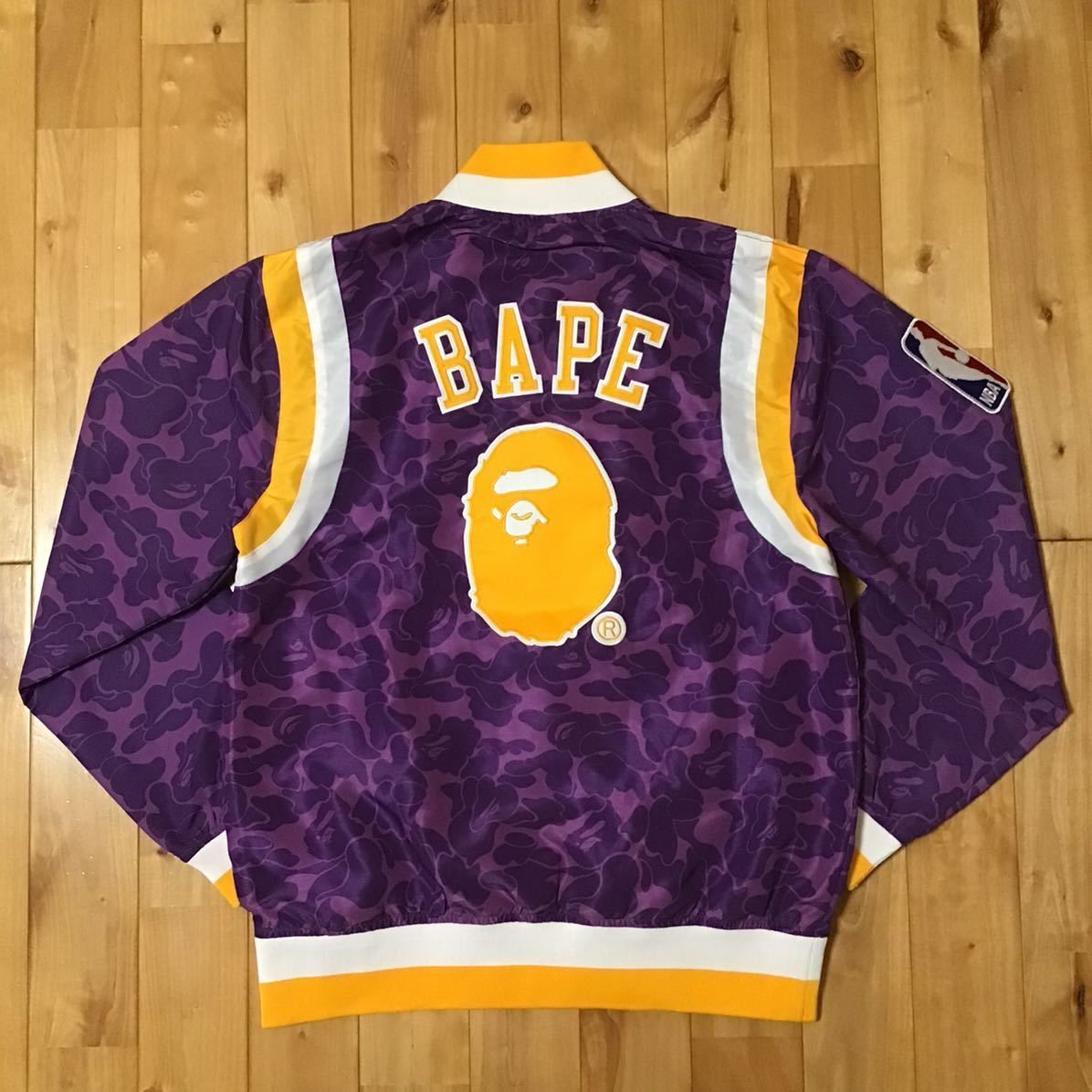 A bathing ape エイプ レイカーズコラボスタジャン迷彩 楽天市場】□ A BATHING APE x ミッチェル&ネス NBA レイカーズ