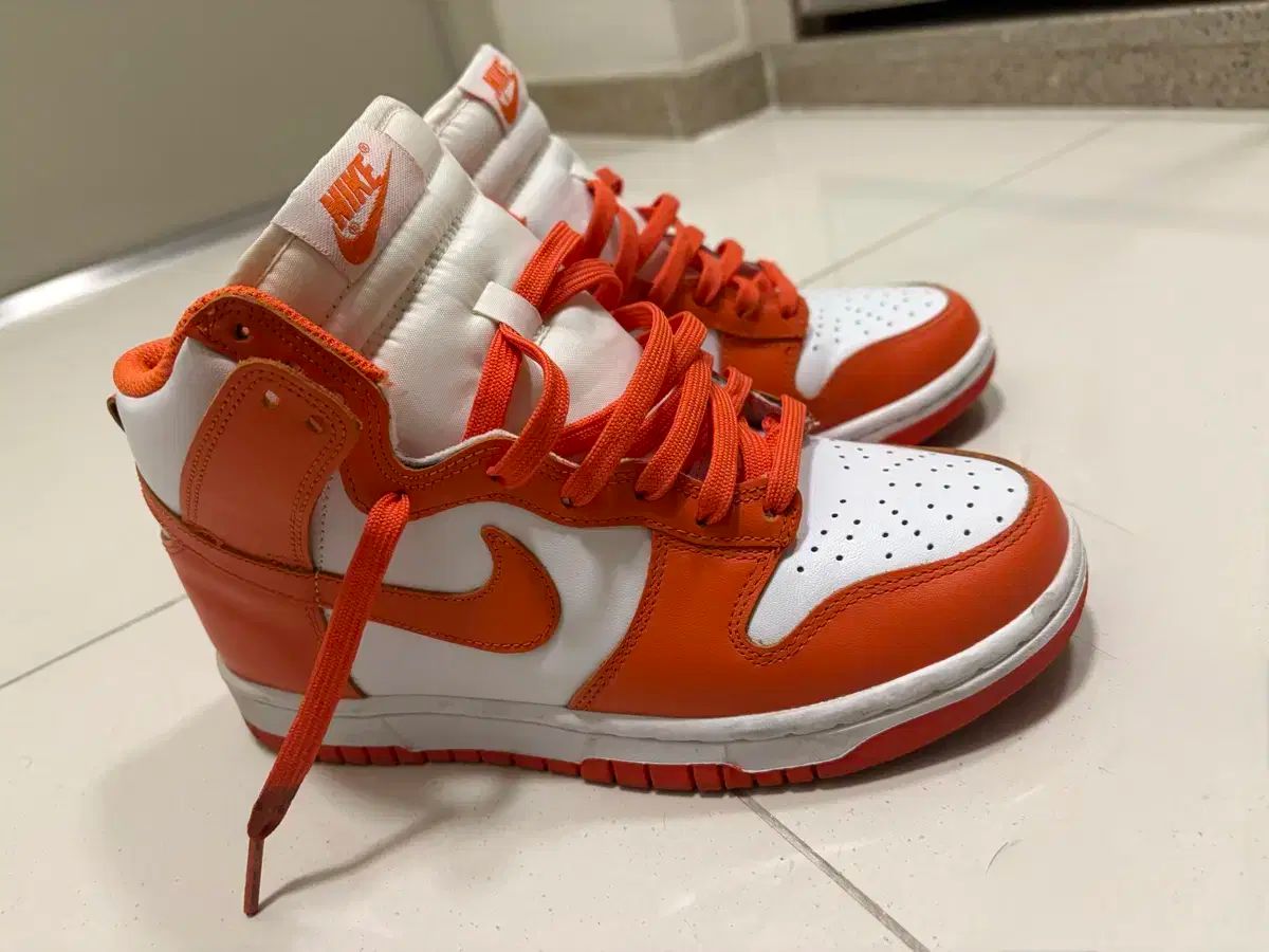 ナイキ ダンク ハイ オレンジ|白 スニーカー 23.5センチ