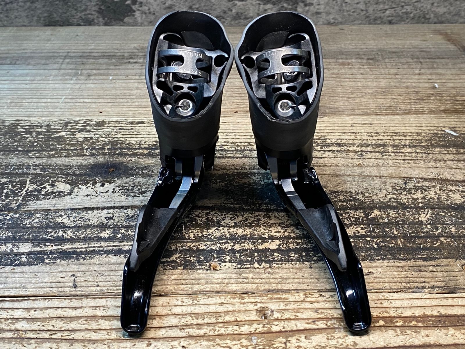 DURA-ACE STIレバーST−9001. DURA-ACE STIレバーST−9001.