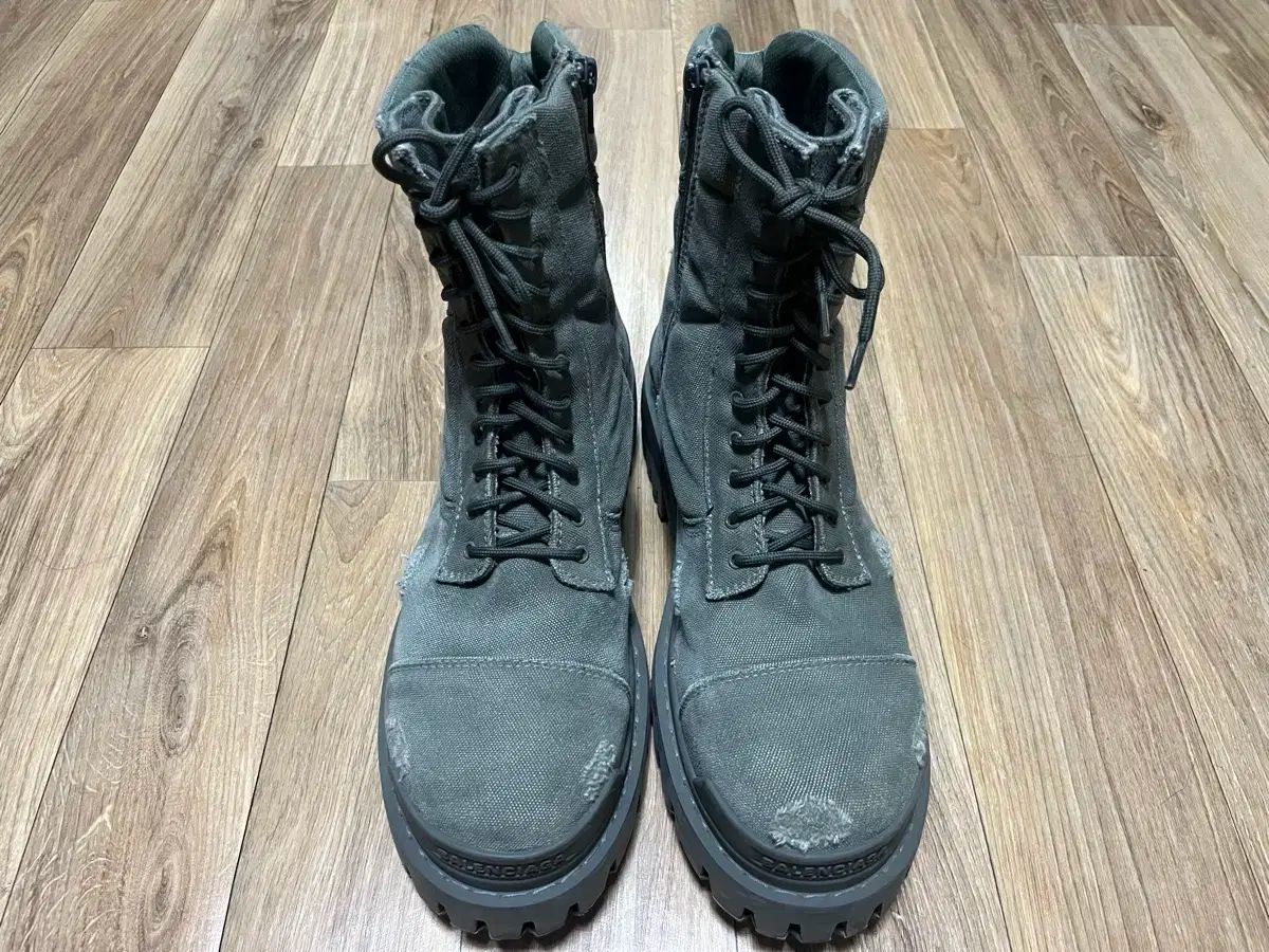 42 BALENCIAGA バレンシアガ ストライク コンバットブーツ カーキ