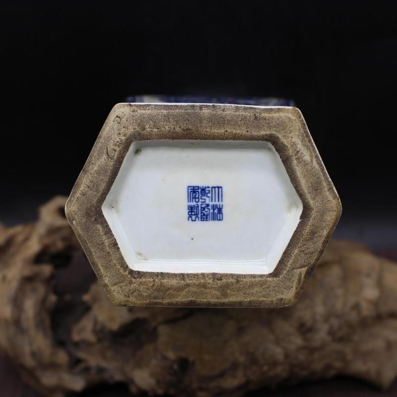 清乾隆青花人物花鳥六方賞瓶 景徳鎮 陶磁器 装飾品 現代工芸品 美術品 置物 清乾隆青花人物花鳥六方賞瓶 景徳鎮 陶磁器 装飾品 現代工芸品
