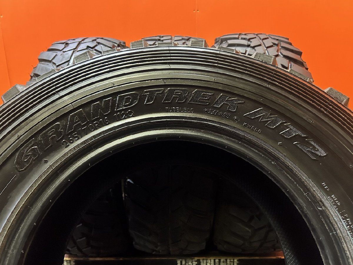 DUNLOP GRANDTREK MT2 265/70R16 16インチ 夏タイヤ 4本 21年製 バリ溝 ハイラックスサーフ パジェロ ランクルプラド等　(KTO431 DUNLOP GRANDTREK MT2 265/70R16 16インチ 夏タイヤ 4本 21年製 バリ溝