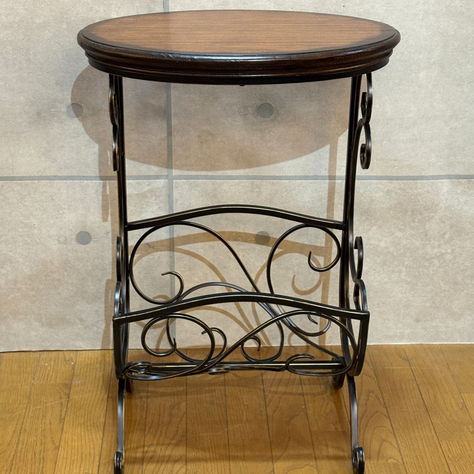 マガジンラック付きサイドテーブル