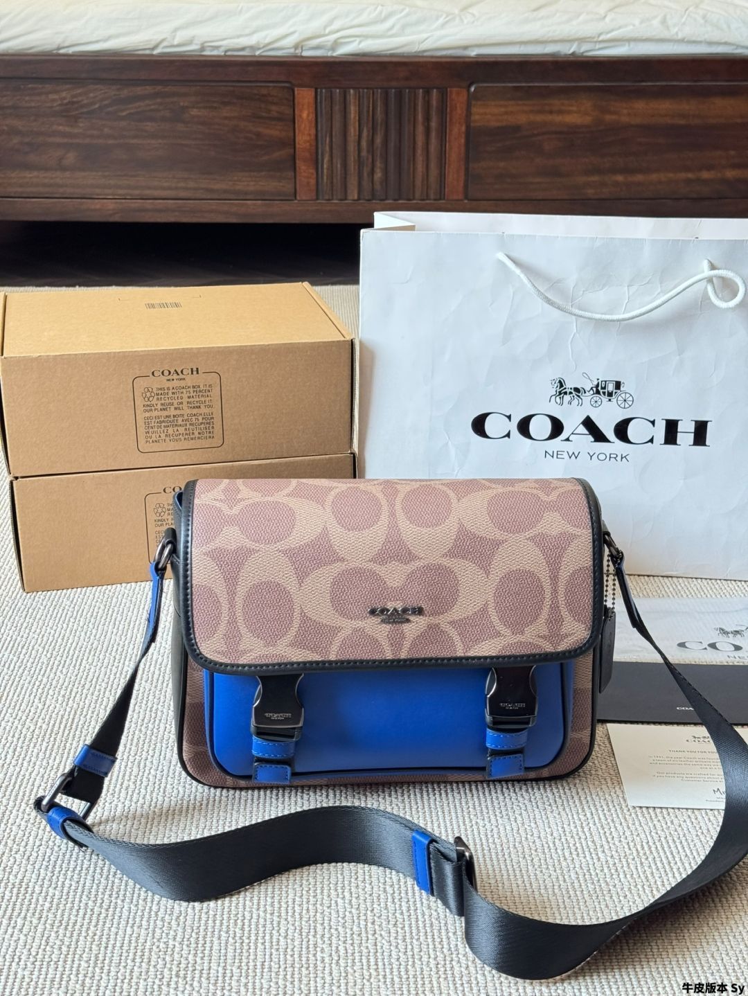 今日特価】Coach Track Men's Messenger Bag コーチ トラック
