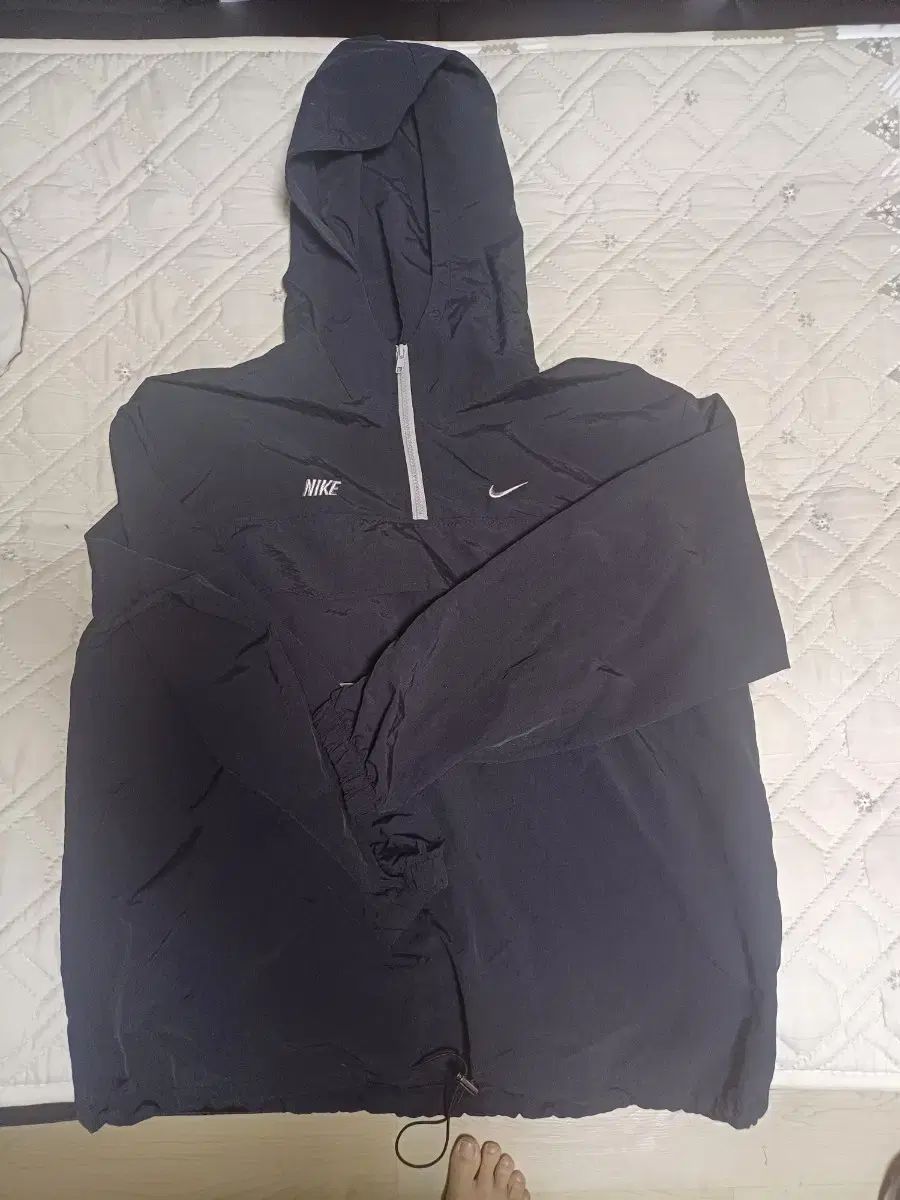 【雷市場（ポンジャン）商品韓国直送】 Nike(ナイキ） ウインドブレーカー 黒 105size