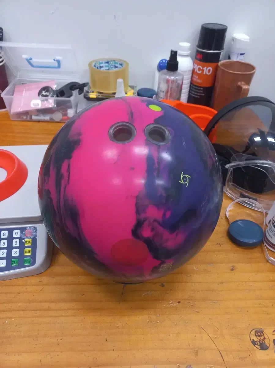 ボーリングボール 14 p ツーフィンガー プロトン フィジーク