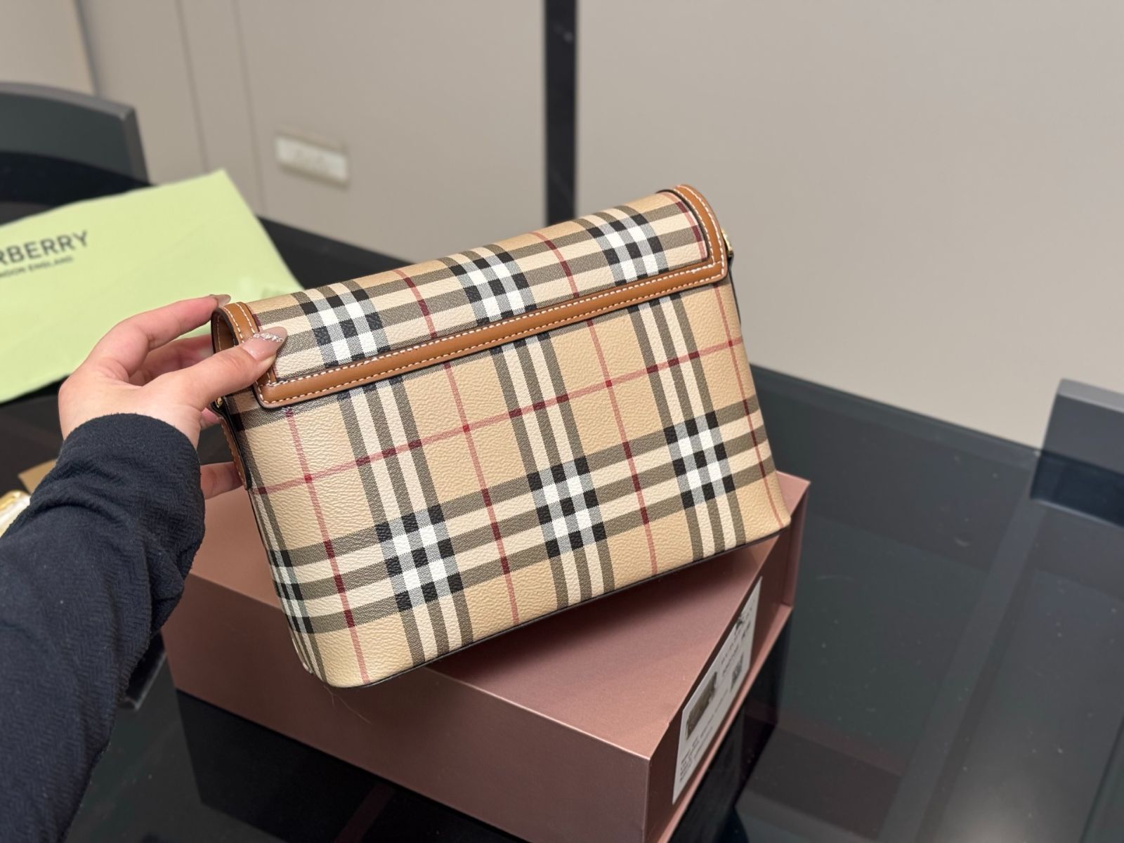 ♦Burberry♦マイクロ キャンバス バッグ☆正規品☆ ミニ ポケットバッグ (ナチュラル／モルトブラウン