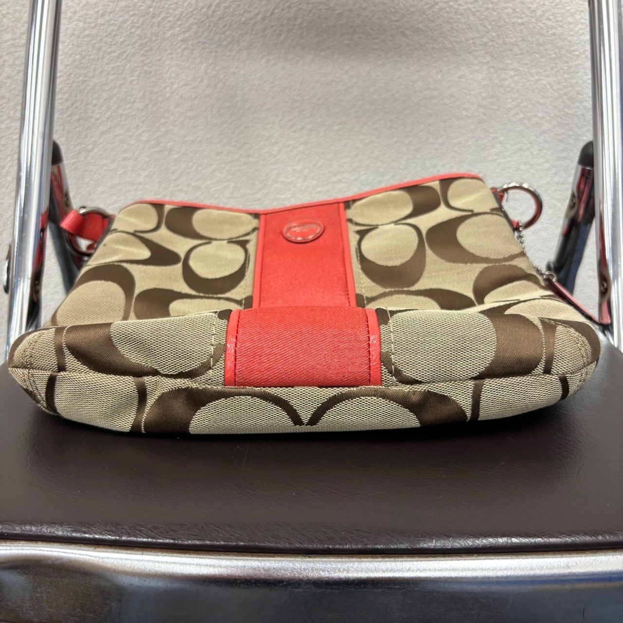 COACH ショルダーバッグ シグネチャー キャンバス コーラル