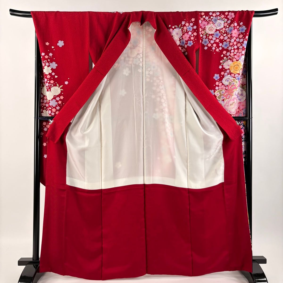振袖 ⭐️身丈174.5cm L 袷 蝶 薔薇 金彩 赤 正絹 秀品 【中古】 振袖 ⭐️身丈174.5cm L 袷 蝶 薔薇 金彩 赤 正絹 秀品 【中古】