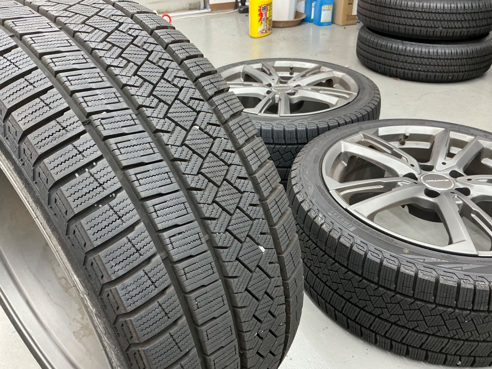 アウディTTクーペスタッドレスタイヤホイル付き245|40R18 FVCJS