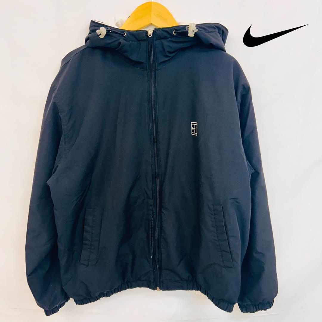NIKE ナイロンジャケット リバーシブルレディースMブラック黒 ホワイト白美品 NIKE ナイロンジャケット リバーシブルレディースMブラック黒