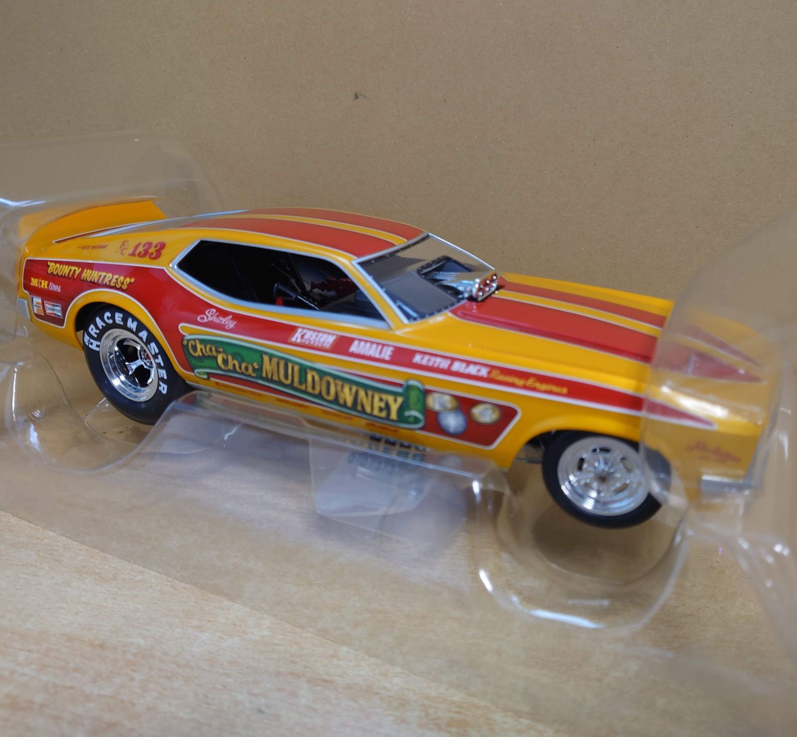 1/18 ロングノーズ マスタング シャーリー マルダウニー 1972 ミニカー 1/18 ロングノーズ マスタング シャーリー マルダウニー 1972