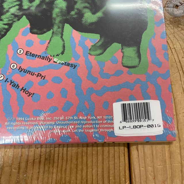 「THE BEST OF SHOUKICHI KINA」喜納昌吉 ザ・ベスト・オブ喜納昌吉&チャンプルーズ～花 - Amazon.com Music