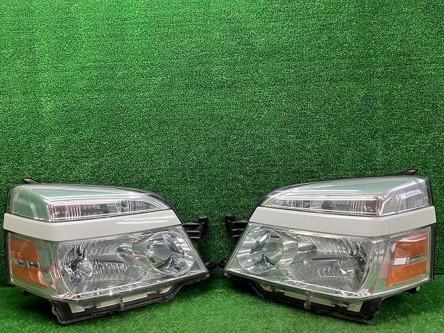 ヴォクシー８０後期ヘッドライト左右