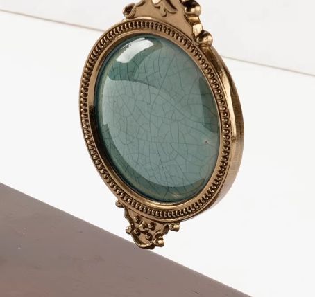 レトロな置き時計リビング家庭用の軽奢時計卓上時計デスクトップ装飾置物レトロなクオーツ時計